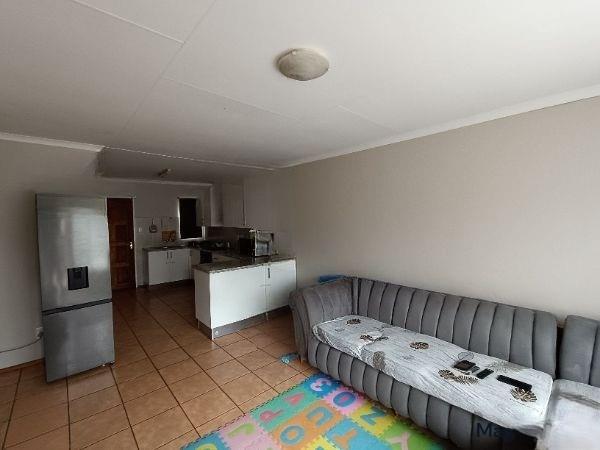 2 Bedroom Property for Sale in Die Hoewes Gauteng