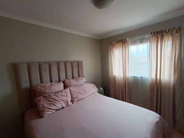 2 Bedroom Property for Sale in Die Hoewes Gauteng