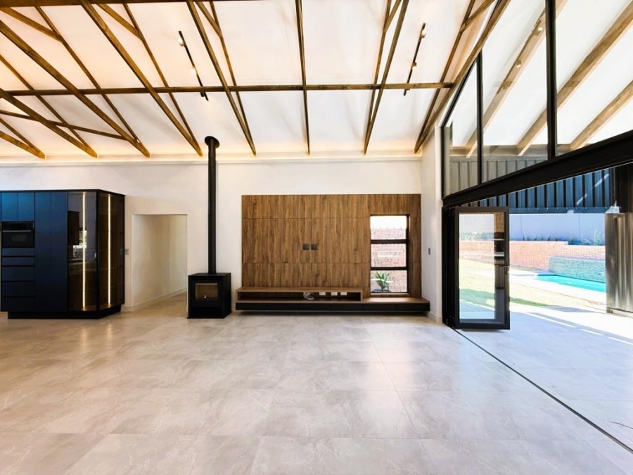 4 Bedroom Property for Sale in Atholl Gauteng