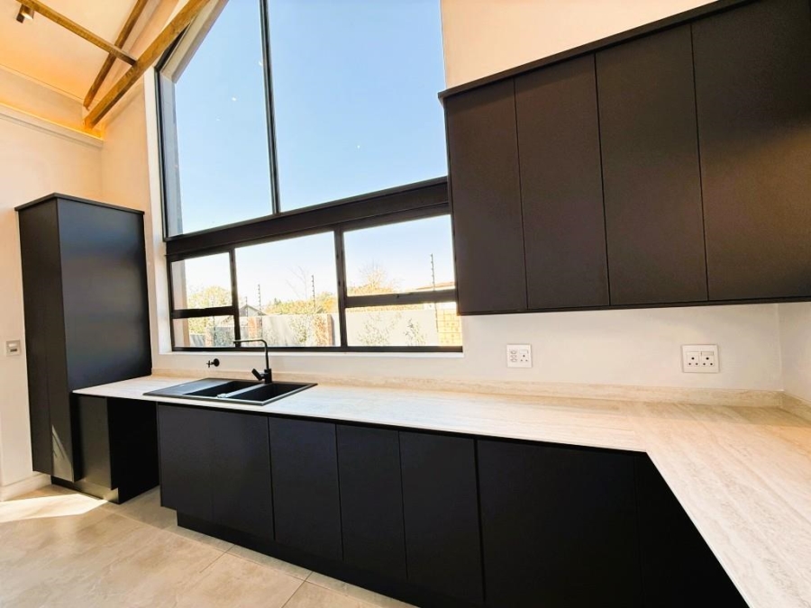 4 Bedroom Property for Sale in Atholl Gauteng