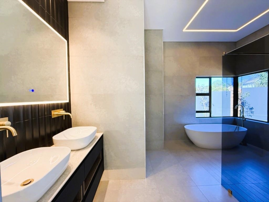 4 Bedroom Property for Sale in Atholl Gauteng