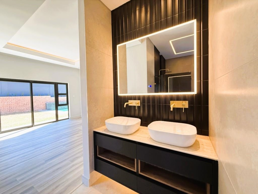 4 Bedroom Property for Sale in Atholl Gauteng