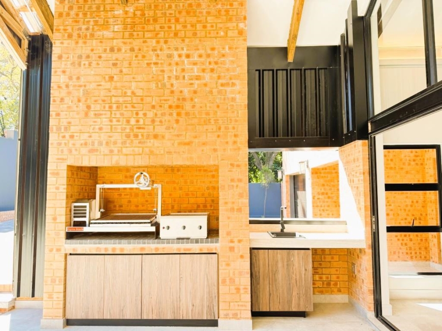 4 Bedroom Property for Sale in Atholl Gauteng