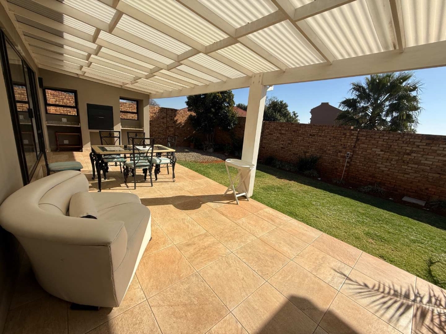 To Let 4 Bedroom Property for Rent in Allens Nek Gauteng