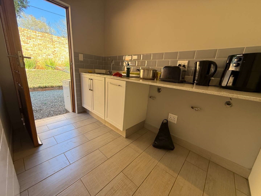 To Let 4 Bedroom Property for Rent in Allens Nek Gauteng