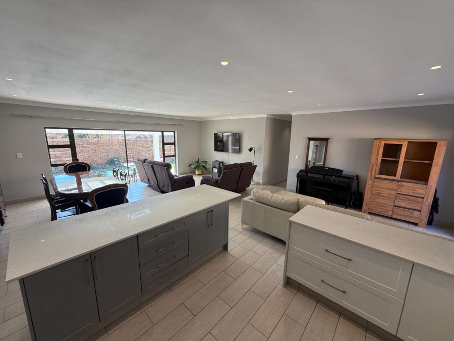 To Let 4 Bedroom Property for Rent in Allens Nek Gauteng