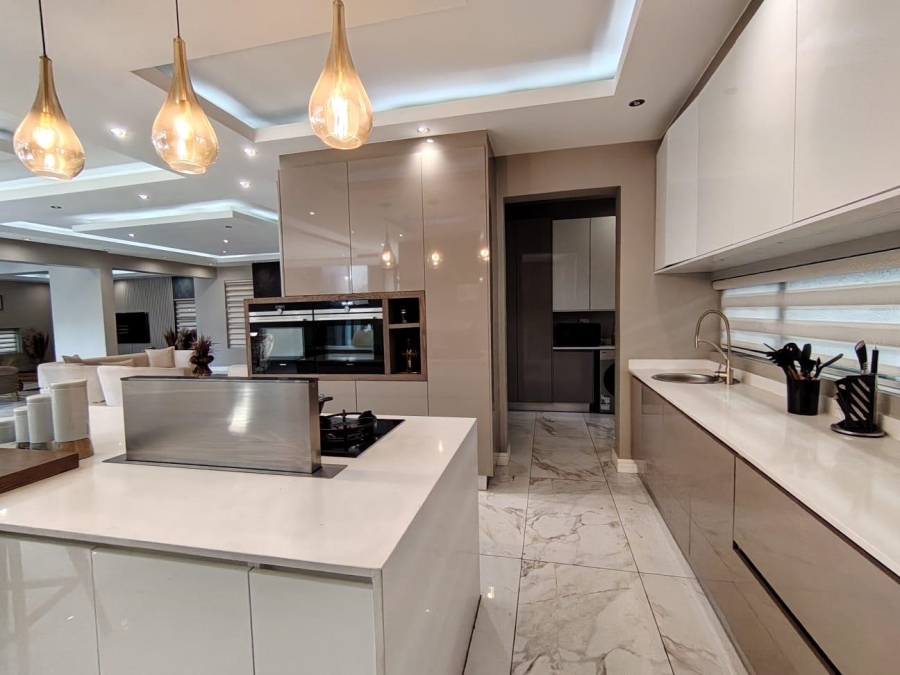 To Let 4 Bedroom Property for Rent in Helderfontein Estate Gauteng