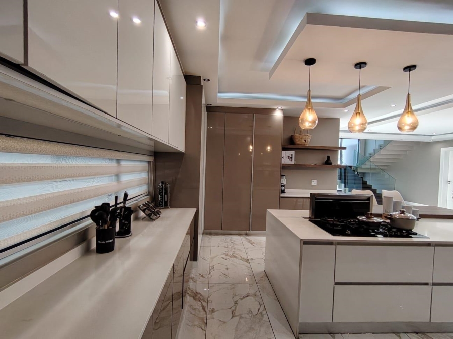 To Let 4 Bedroom Property for Rent in Helderfontein Estate Gauteng