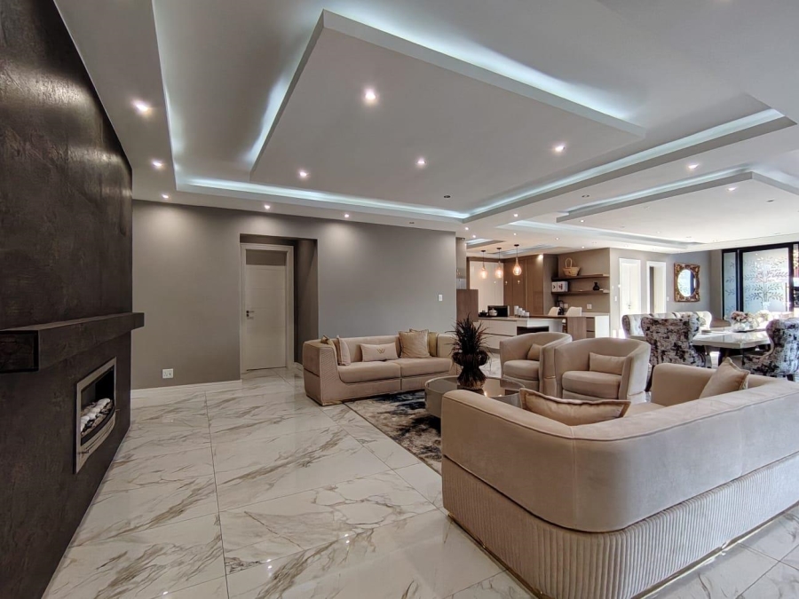 To Let 4 Bedroom Property for Rent in Helderfontein Estate Gauteng