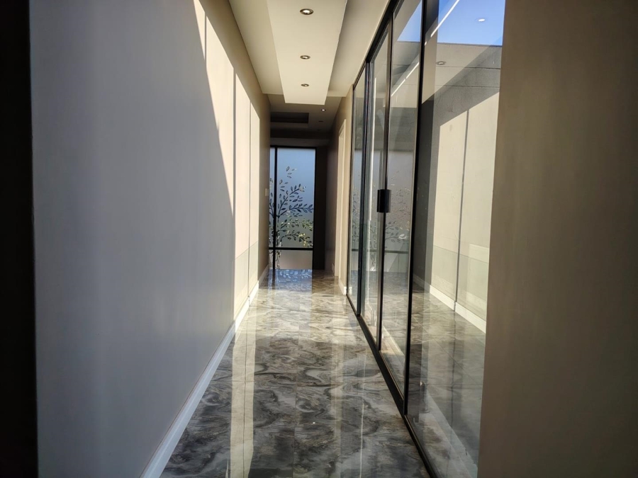 To Let 4 Bedroom Property for Rent in Helderfontein Estate Gauteng