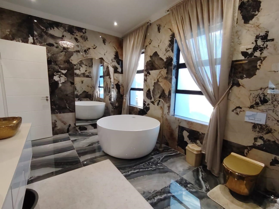 To Let 4 Bedroom Property for Rent in Helderfontein Estate Gauteng