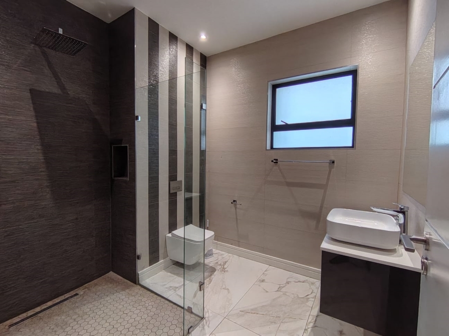 To Let 4 Bedroom Property for Rent in Helderfontein Estate Gauteng