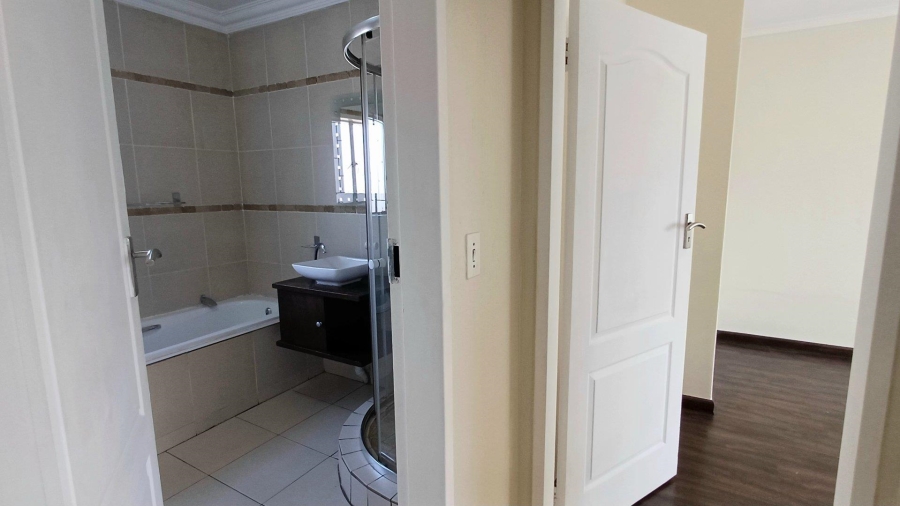 To Let 3 Bedroom Property for Rent in Bryanston Gauteng