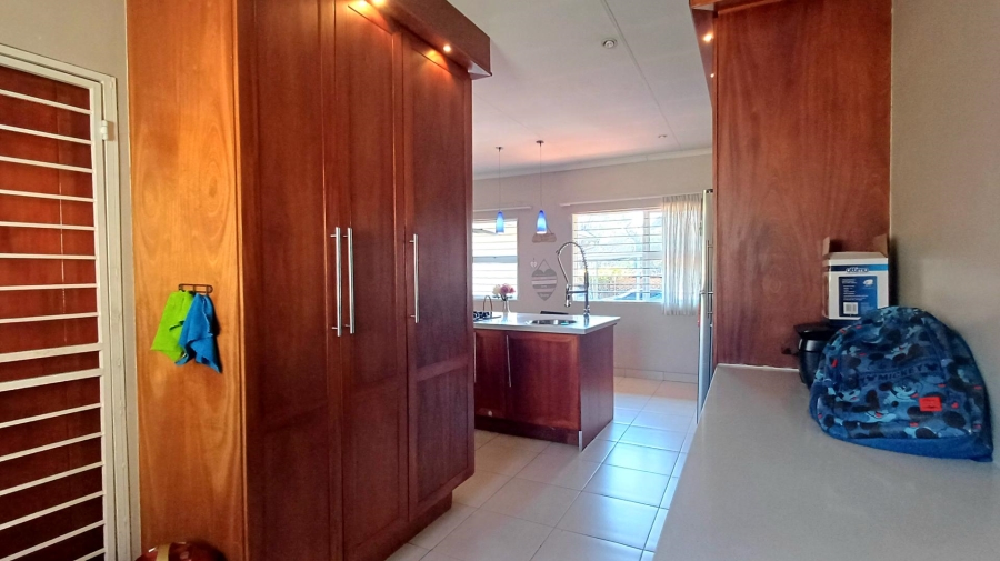 To Let 4 Bedroom Property for Rent in Ferndale Gauteng