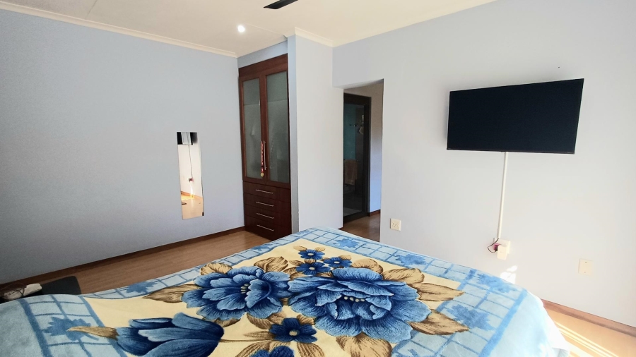 To Let 4 Bedroom Property for Rent in Ferndale Gauteng