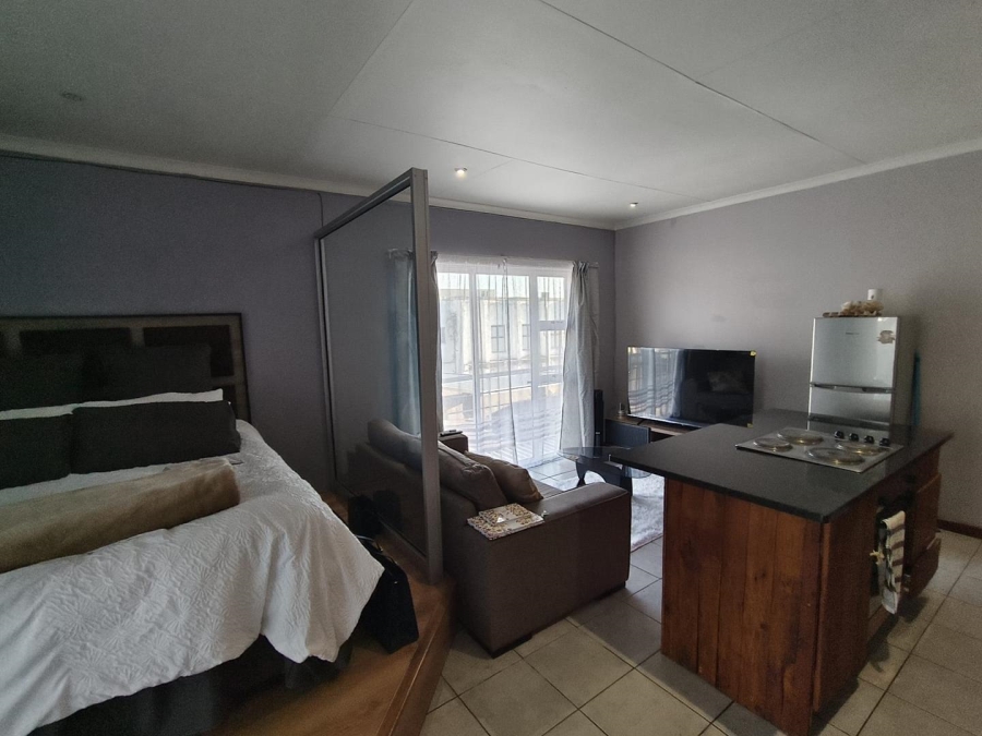 1 Bedroom Property for Sale in Ferndale Gauteng