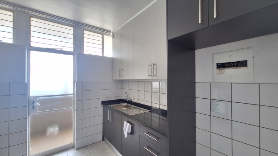 To Let 2 Bedroom Property for Rent in Constantia Kloof Gauteng