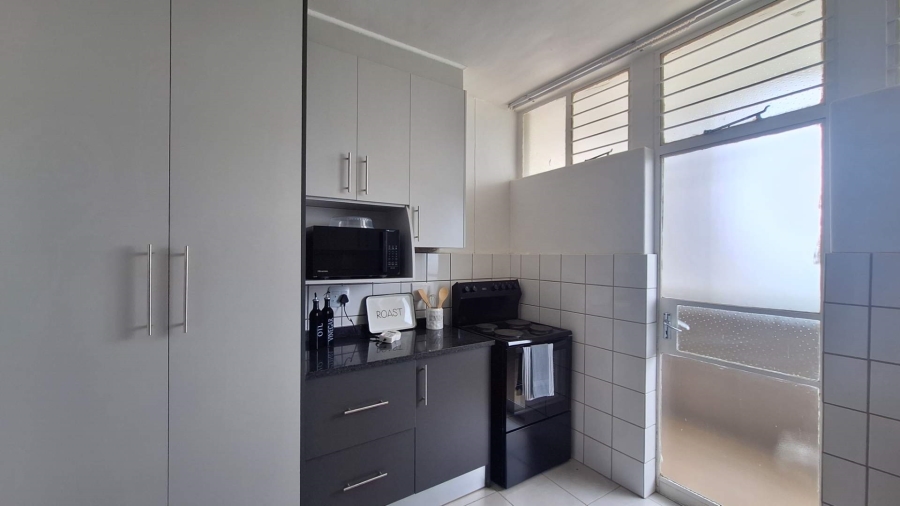 To Let 2 Bedroom Property for Rent in Constantia Kloof Gauteng