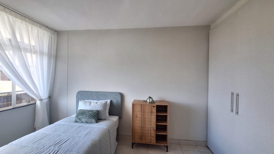 To Let 2 Bedroom Property for Rent in Constantia Kloof Gauteng