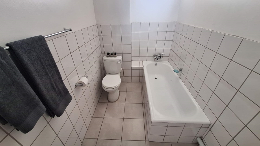 To Let 2 Bedroom Property for Rent in Constantia Kloof Gauteng