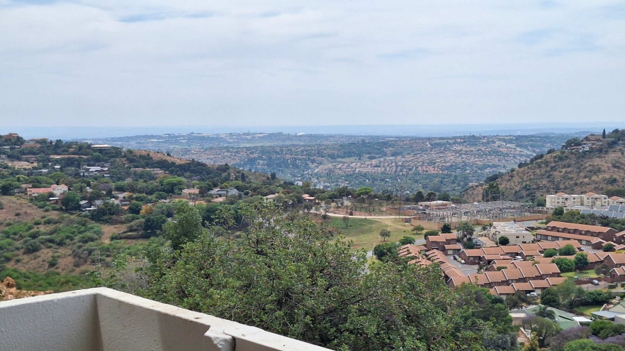 To Let 2 Bedroom Property for Rent in Constantia Kloof Gauteng