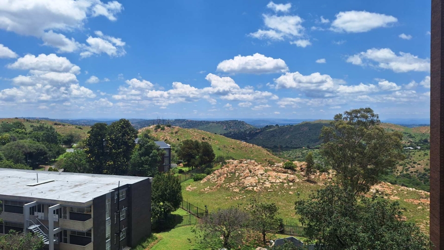 To Let 2 Bedroom Property for Rent in Constantia Kloof Gauteng