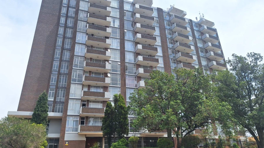 To Let 2 Bedroom Property for Rent in Constantia Kloof Gauteng