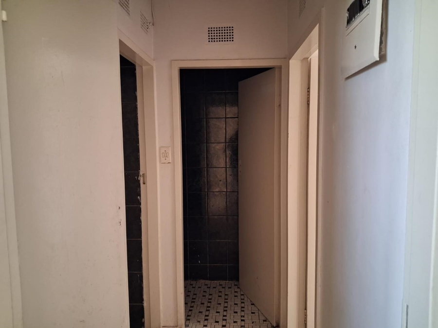 1 Bedroom Property for Sale in Hillbrow Gauteng
