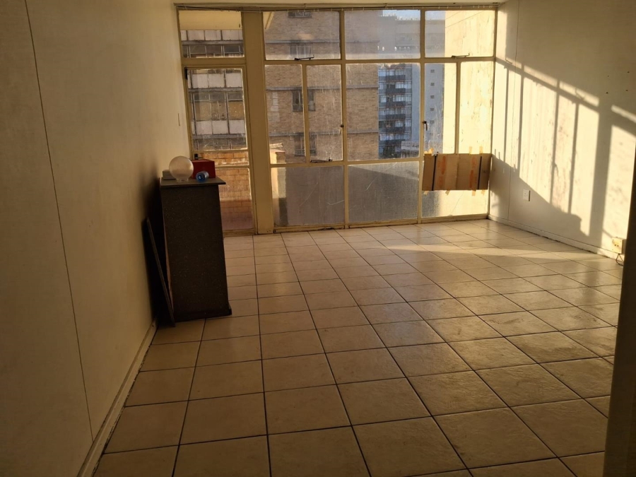 1 Bedroom Property for Sale in Hillbrow Gauteng