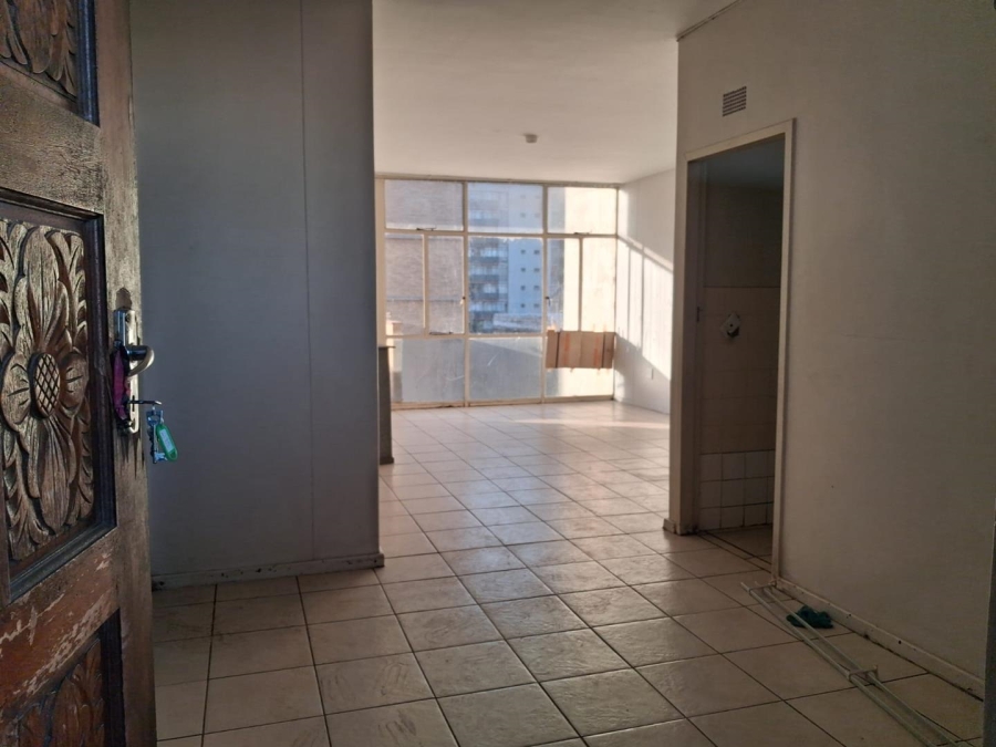 1 Bedroom Property for Sale in Hillbrow Gauteng