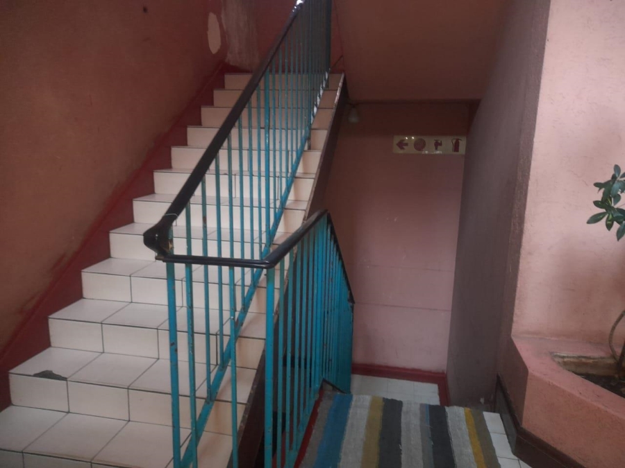 1 Bedroom Property for Sale in Hillbrow Gauteng