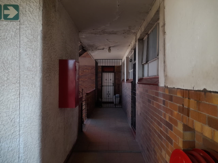 1 Bedroom Property for Sale in Hillbrow Gauteng