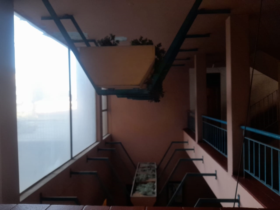 1 Bedroom Property for Sale in Hillbrow Gauteng