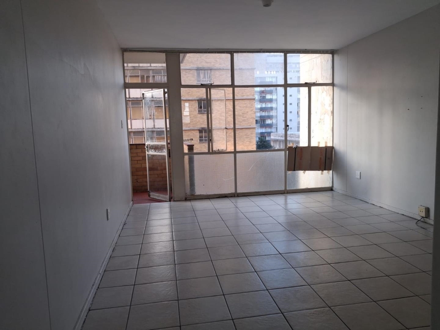 1 Bedroom Property for Sale in Hillbrow Gauteng