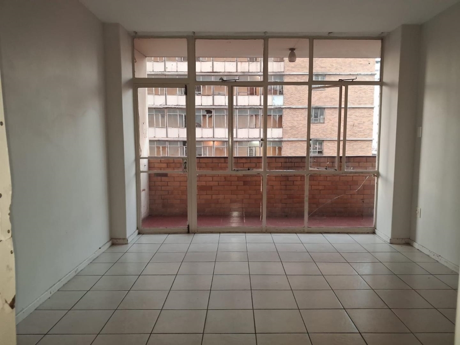 1 Bedroom Property for Sale in Hillbrow Gauteng