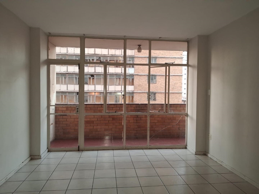 1 Bedroom Property for Sale in Hillbrow Gauteng