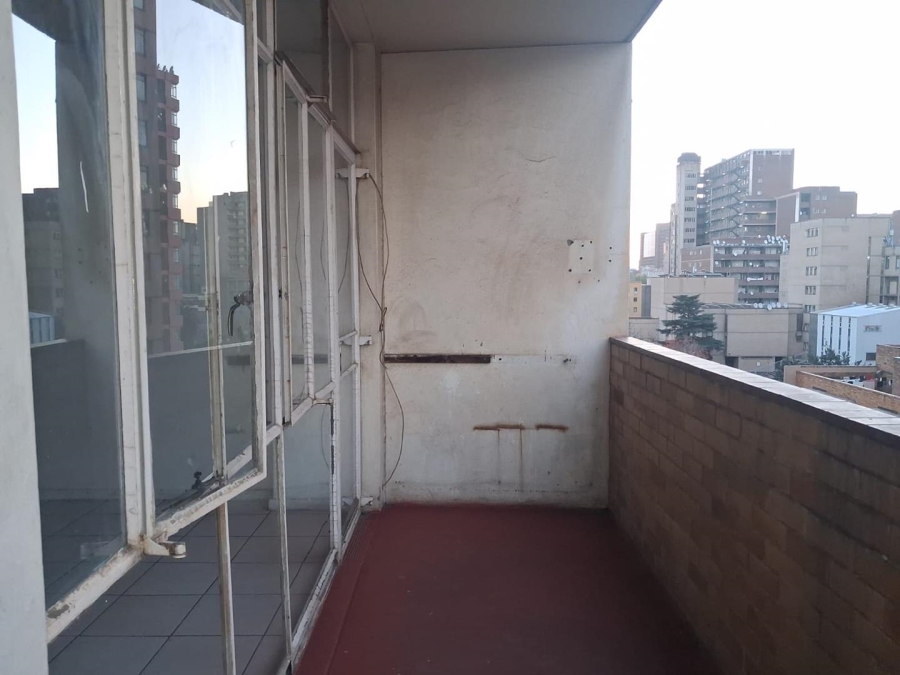 1 Bedroom Property for Sale in Hillbrow Gauteng
