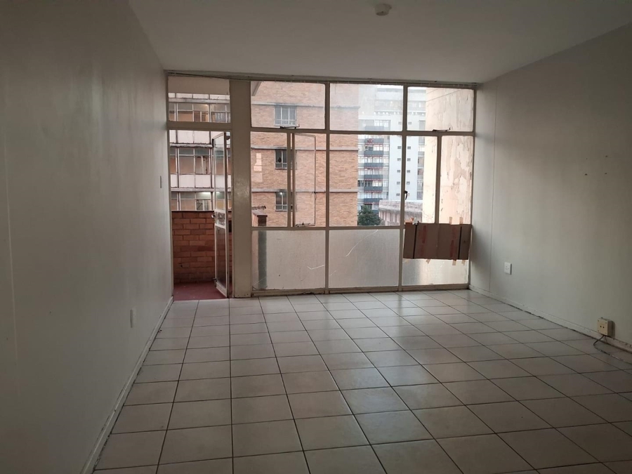 1 Bedroom Property for Sale in Hillbrow Gauteng