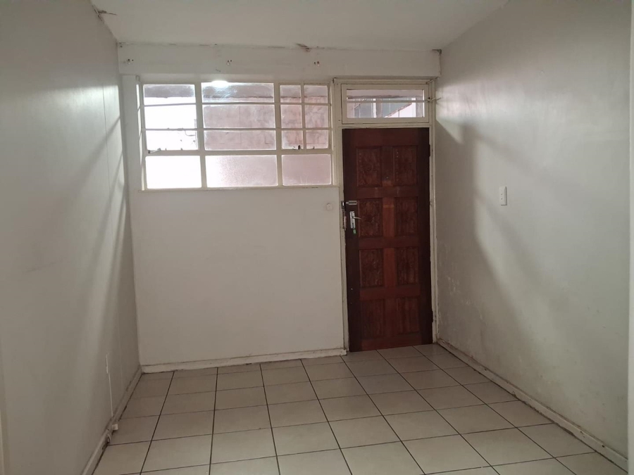 1 Bedroom Property for Sale in Hillbrow Gauteng