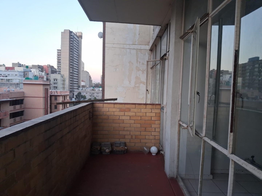 1 Bedroom Property for Sale in Hillbrow Gauteng