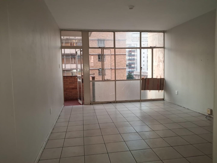 1 Bedroom Property for Sale in Hillbrow Gauteng