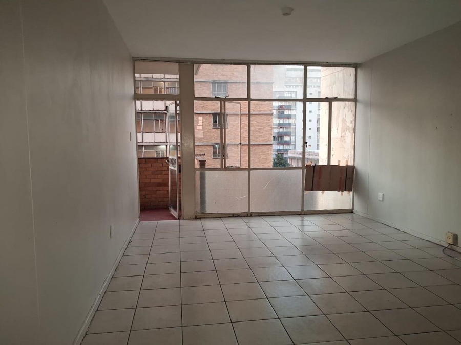 1 Bedroom Property for Sale in Hillbrow Gauteng