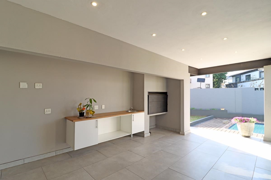 6 Bedroom Property for Sale in Blue Valley Gauteng