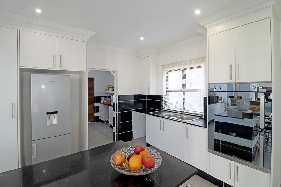 6 Bedroom Property for Sale in Blue Valley Gauteng