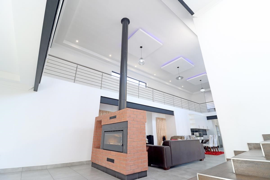 6 Bedroom Property for Sale in Blue Valley Gauteng