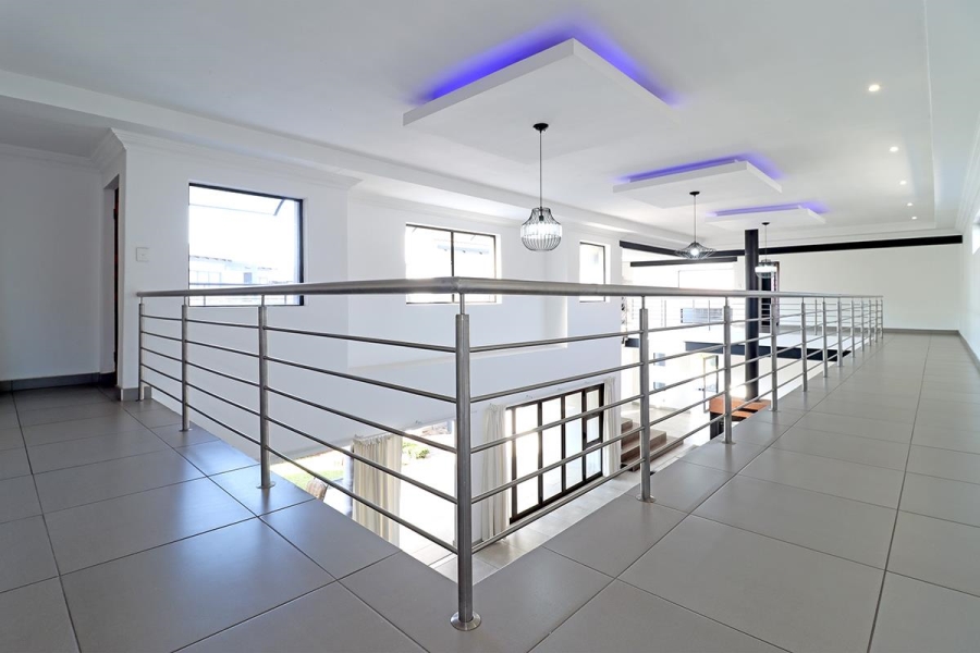 6 Bedroom Property for Sale in Blue Valley Gauteng