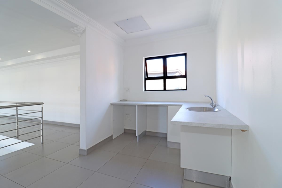 6 Bedroom Property for Sale in Blue Valley Gauteng