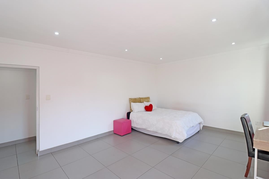 6 Bedroom Property for Sale in Blue Valley Gauteng