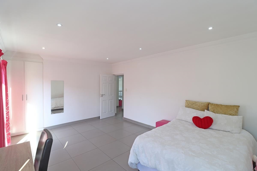 6 Bedroom Property for Sale in Blue Valley Gauteng