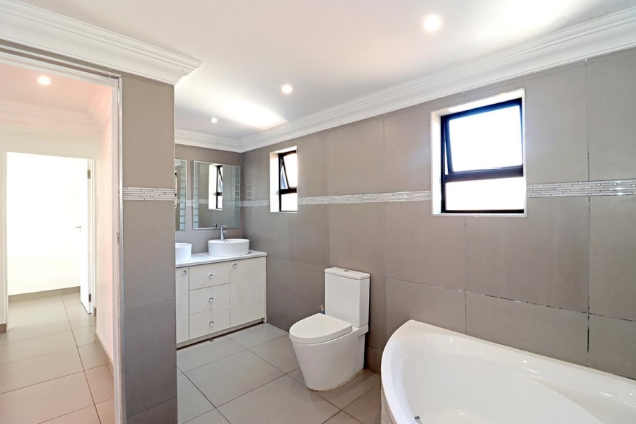 6 Bedroom Property for Sale in Blue Valley Gauteng